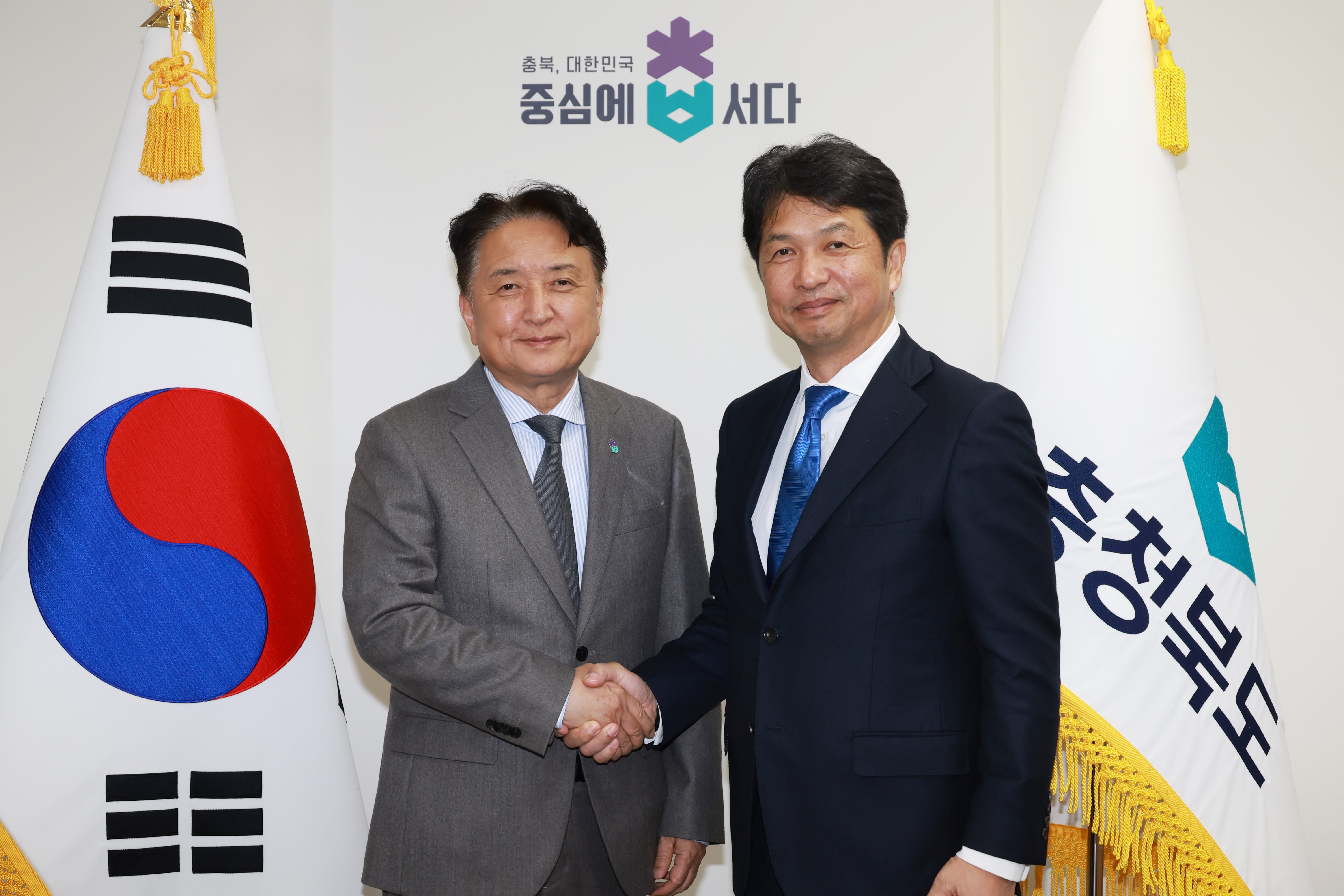 “Ties Forged Through the Skies”: Ibaraki Prefecture Governor Visits Chungbuk’s Kim Young-hwan image