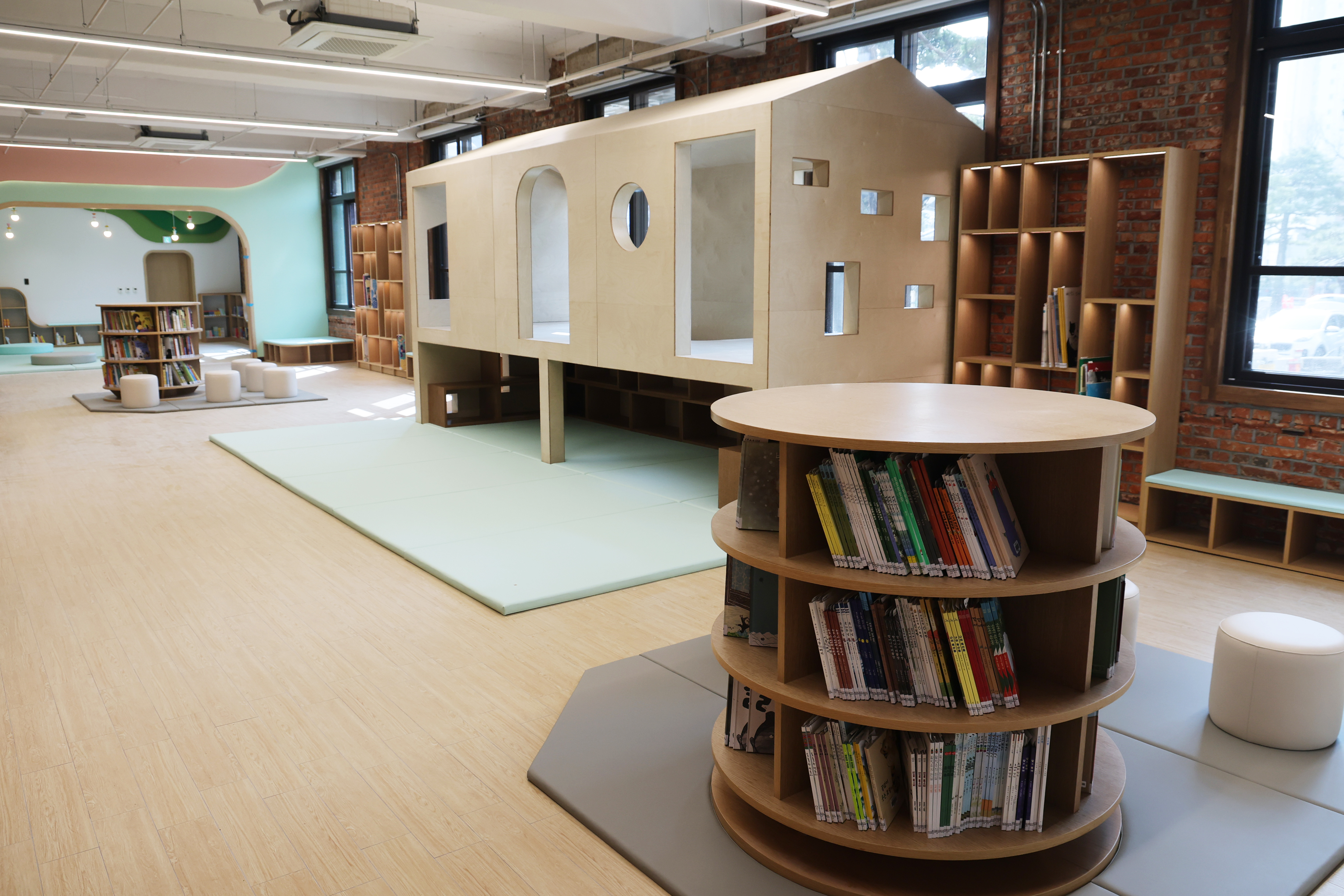 Return After 90 Years: Chungbuk Provincial Government Main Building Reopens as “Picture Book Garden 1937” image