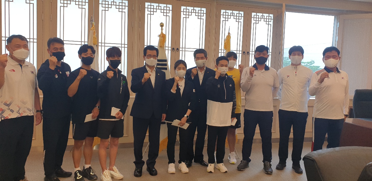 李始鍾忠清北道知事、東京オリンピックに出場する忠北(所属)韓国代表選手団を激励 이미지1