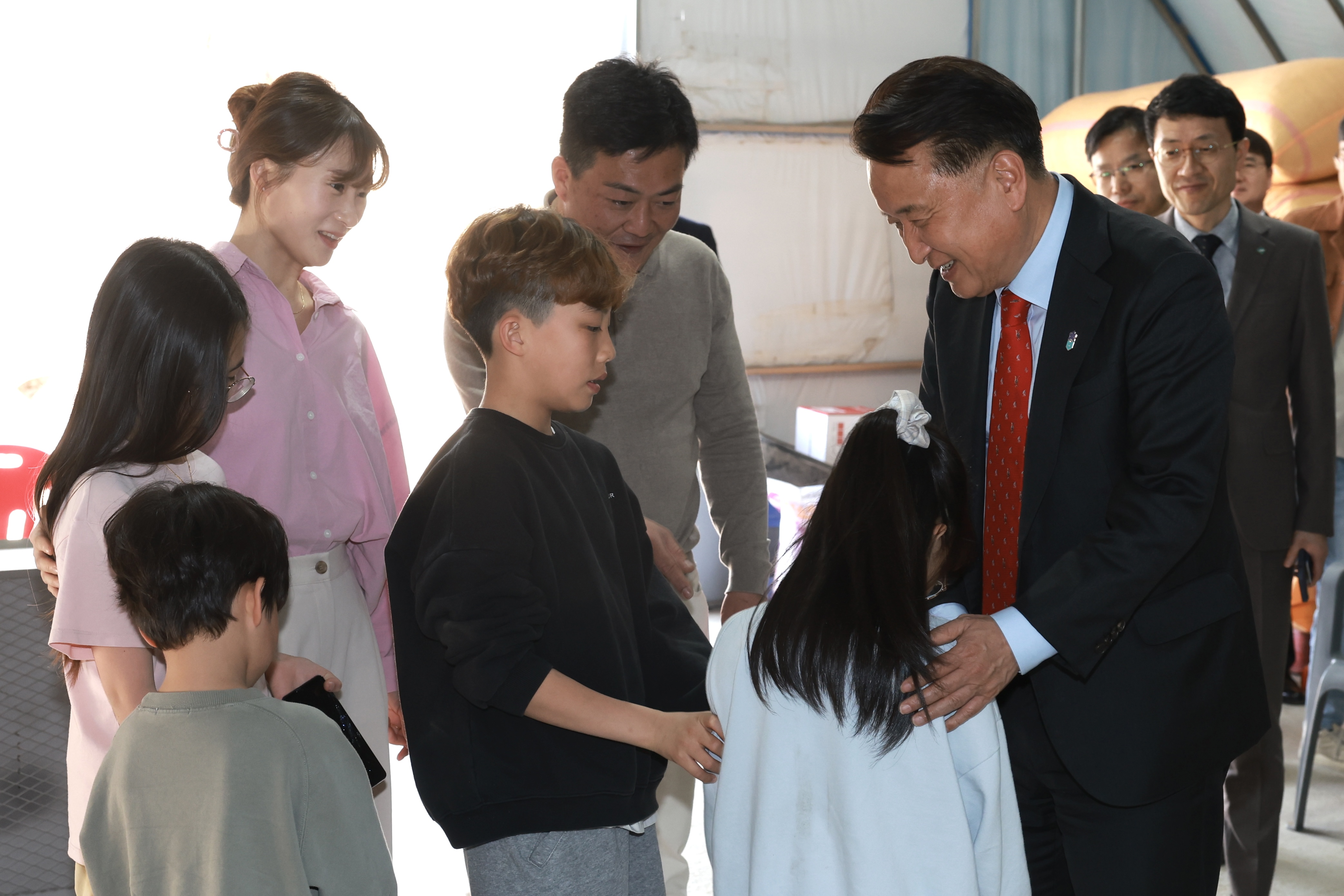 キム・ヨンファン忠北知事、堤川市の多子家庭に激励訪問 이미지1