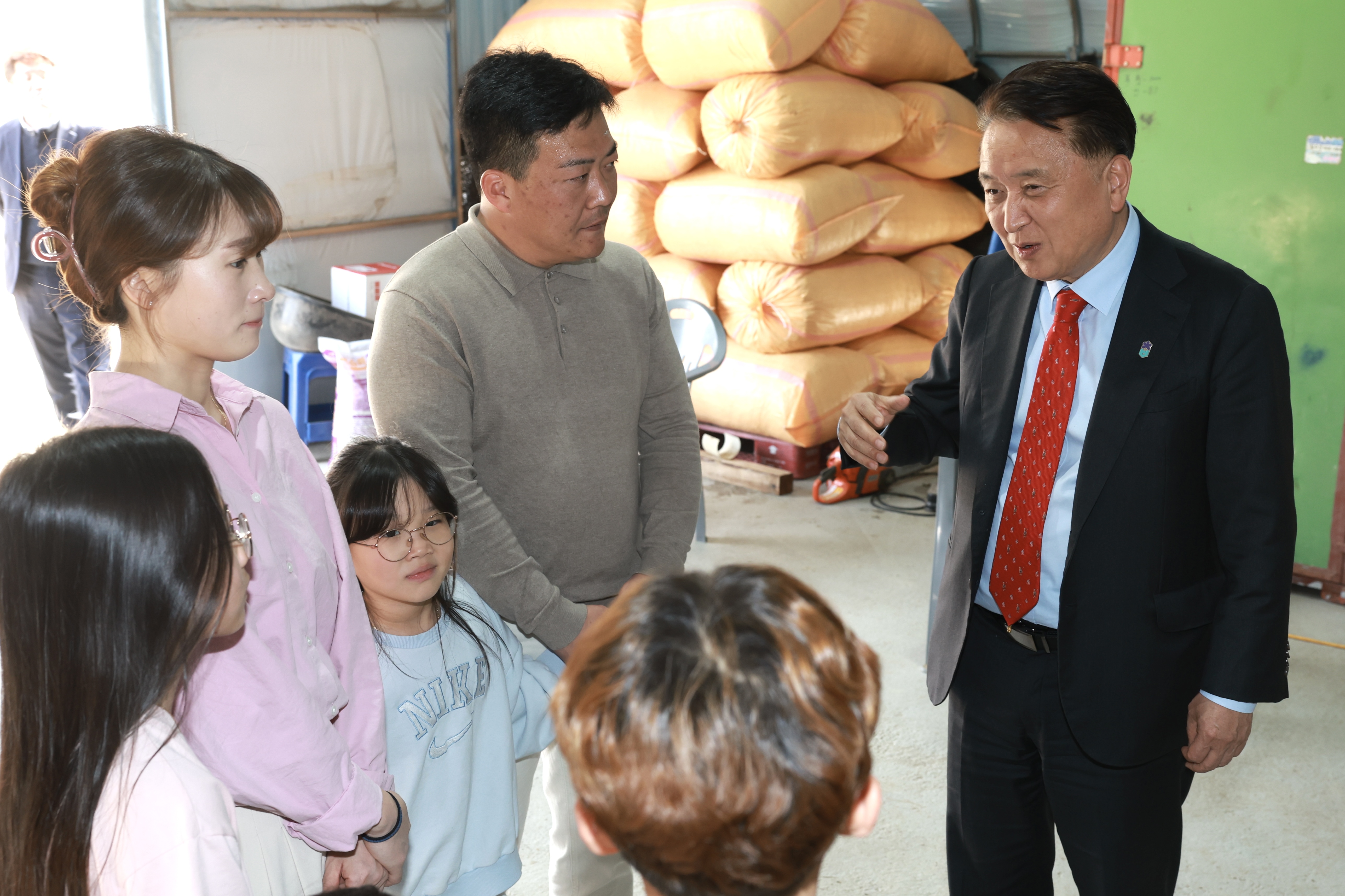 キム・ヨンファン忠北知事、堤川市の多子家庭に激励訪問 이미지2