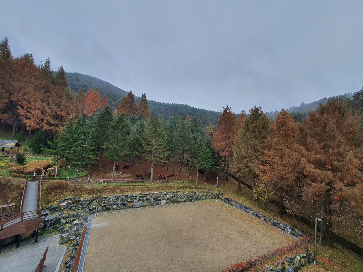 끝자락에서 "시작"에 인사합니다. 이미지4