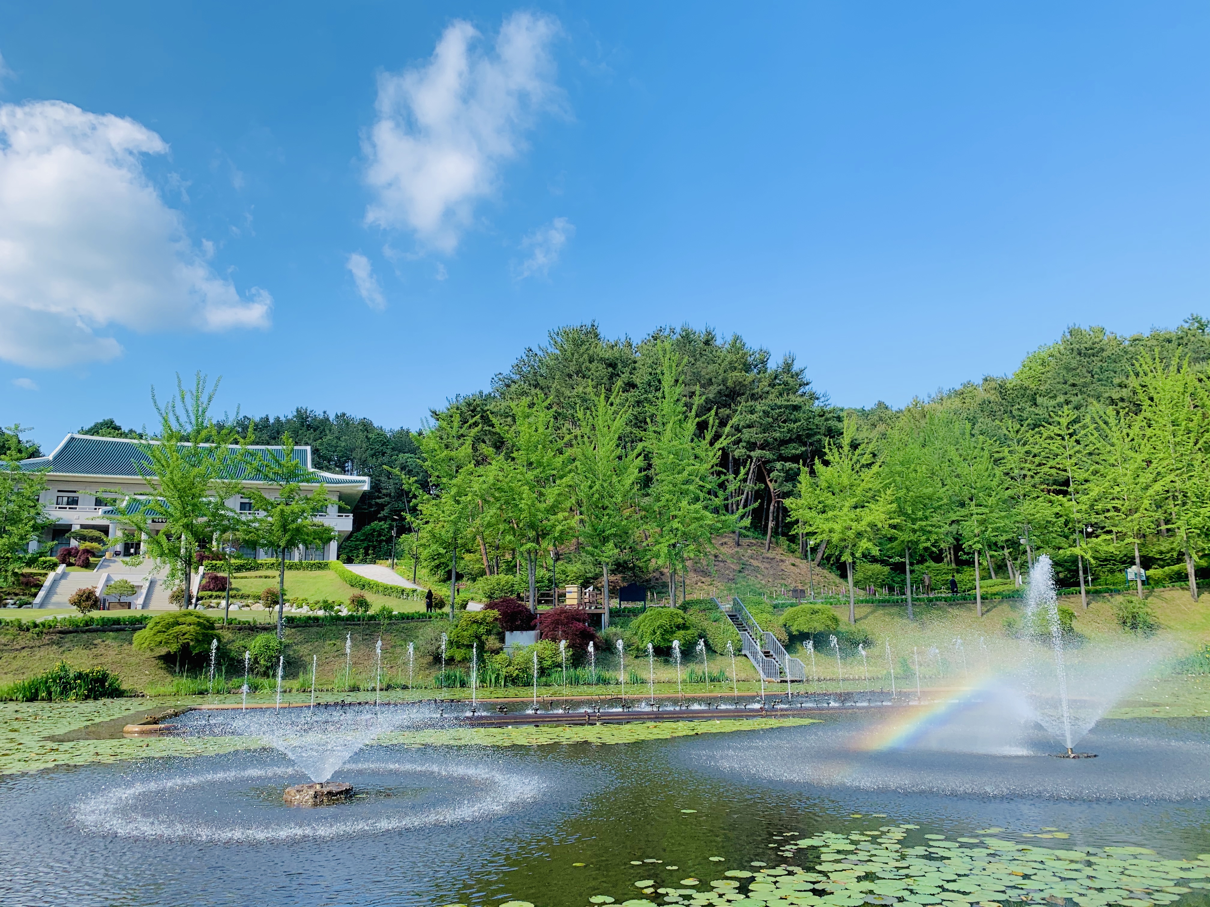 5월 양어장_기념관_무지개